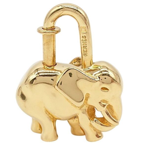 Hermes Cadenas 1997 Limited Edition Elephant Gold Shoulder Bags